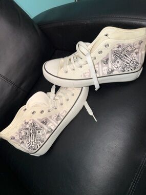 Classic High-Top Canvas Sneakers in Crème-White